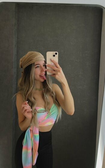 adelisss99