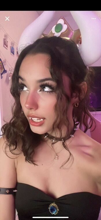 Alee_babes