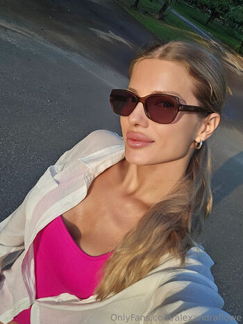alexandraflowe