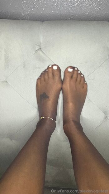 alexisyogafeet
