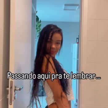 Alice Vasconcelos