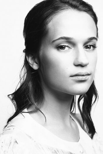Alicia Vikander