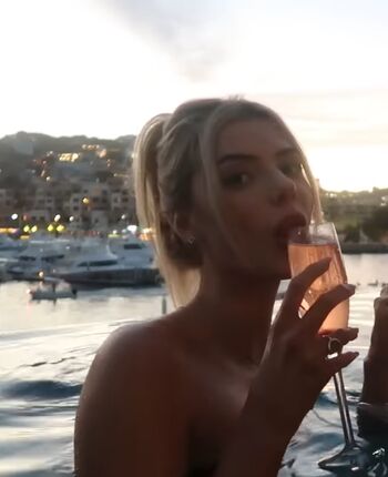 Alissa Violet