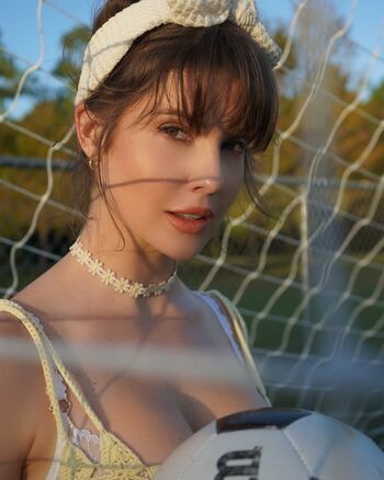 Amanda Cerny