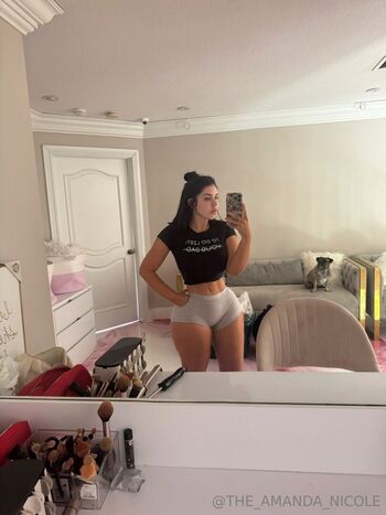 Amanda Nicole -