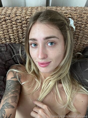 Amy_lovvee