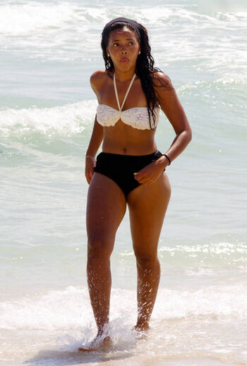 Angela Simmons