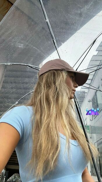 Anna Jay