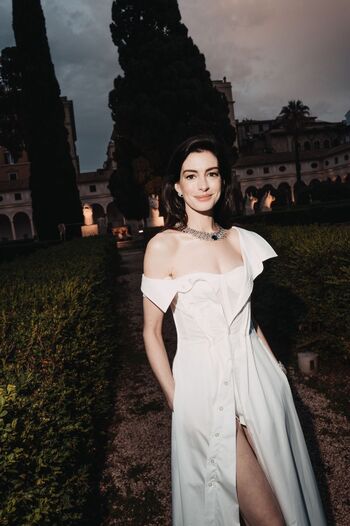 Anne Hathaway