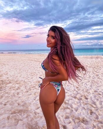 Anniva Carvahlo