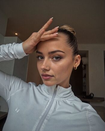 Ariana Artai