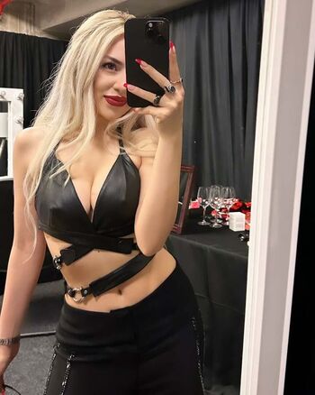 Ava Max