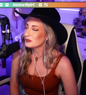 BasicWitGirl