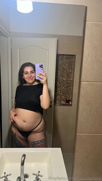 bigbootymoxy