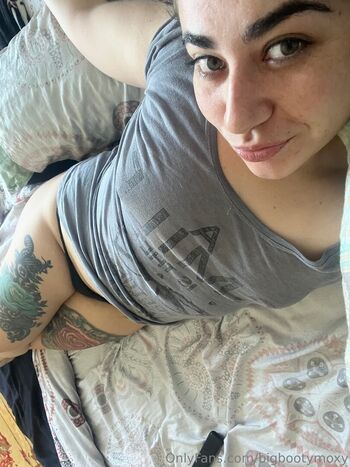 bigbootymoxy