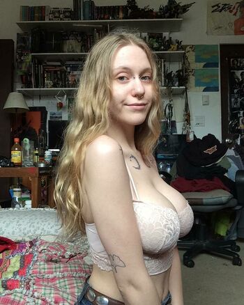 bigtiddiewerekitty