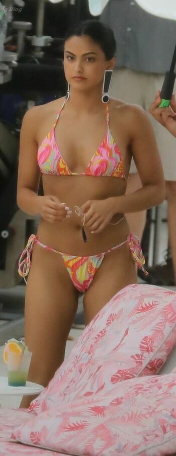 Camila Mendes