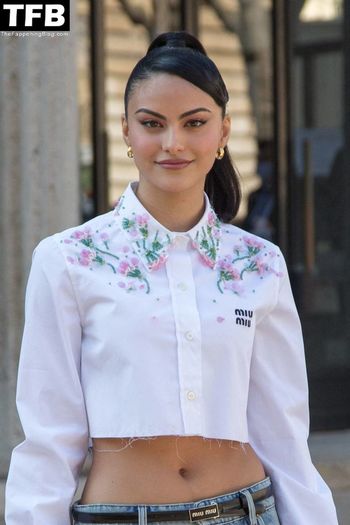 Camila Mendes