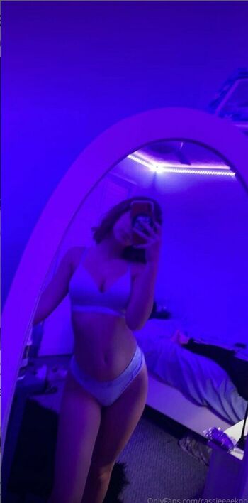 Cassieeeeknott