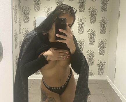 Chloe_Cherie