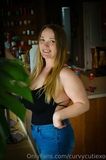 curvycutiexo