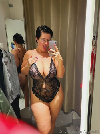 CurvyJules69