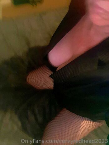 curvyredhead2023