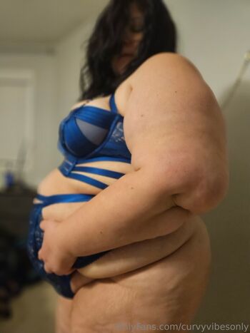 curvyvibesonly