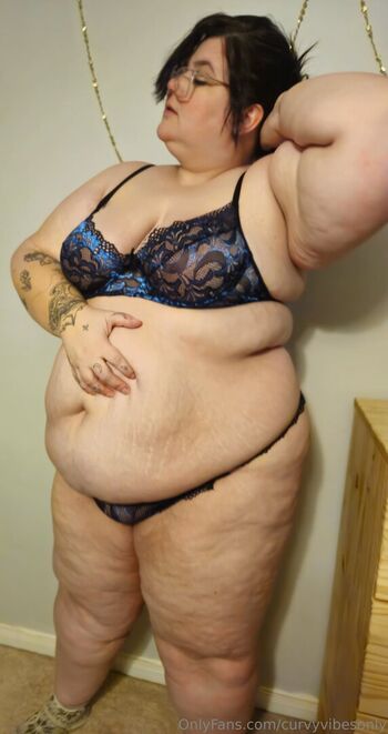 curvyvibesonly