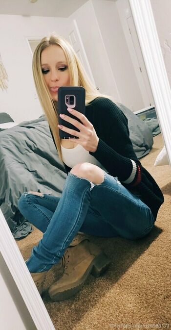 dainty-elle