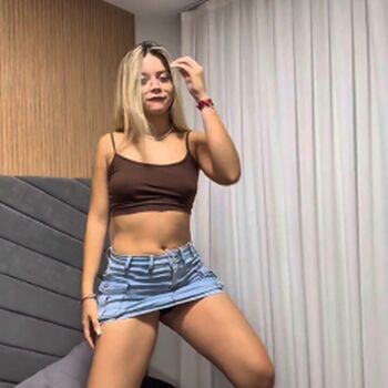 Dançando Funk Sem Calcinha
