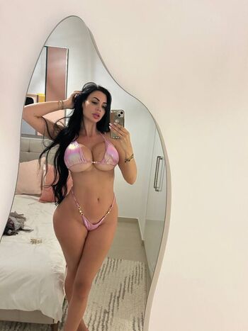 domme_yvonne
