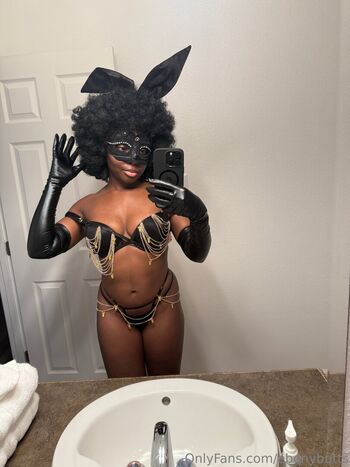 ebonybutts