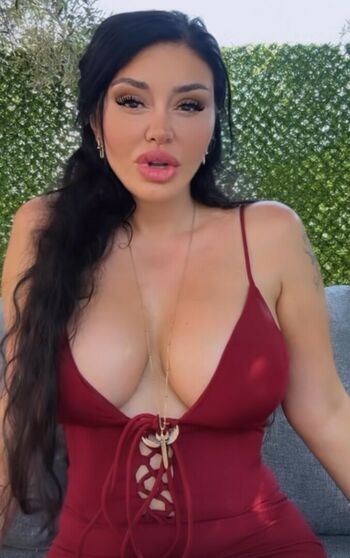 Ebru Polat