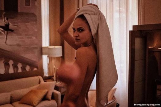 Elena Carriere