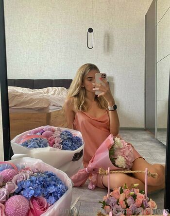 elisa_holt