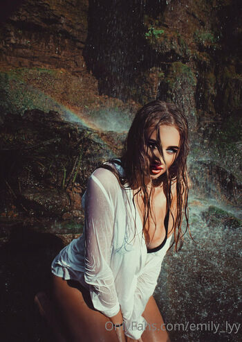 emily_lyy