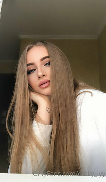 emily_lyy
