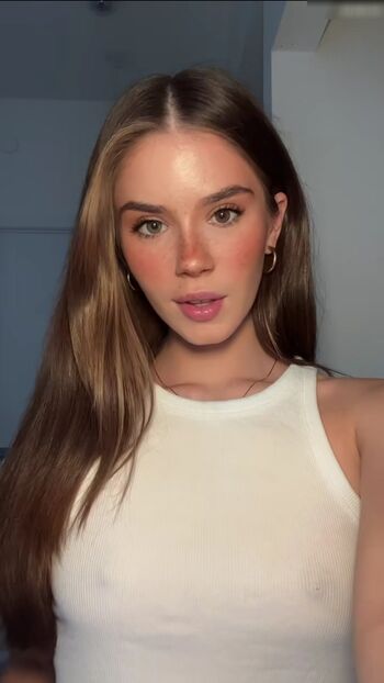 Emily Nicole Levy
