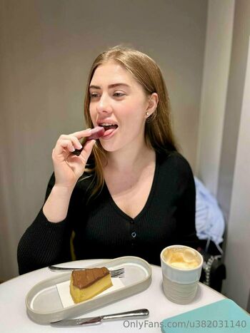 emmacharlottee