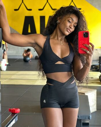 Erika Januza