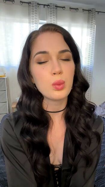 Evelyn Claire