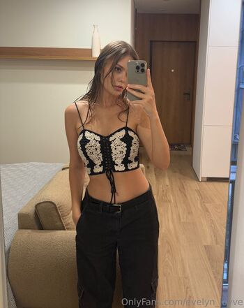 evelyn_lovve