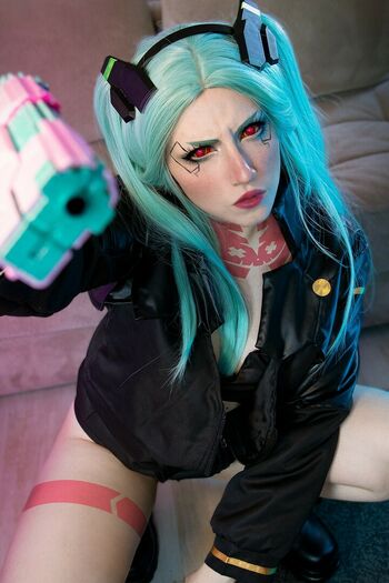 Ezy Summers Cosplay