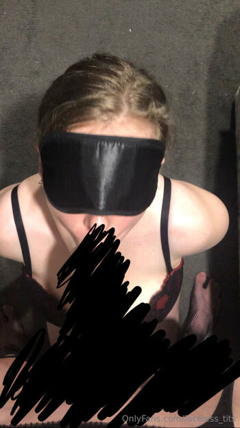 faceless_tits