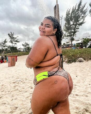 Flora Cruz