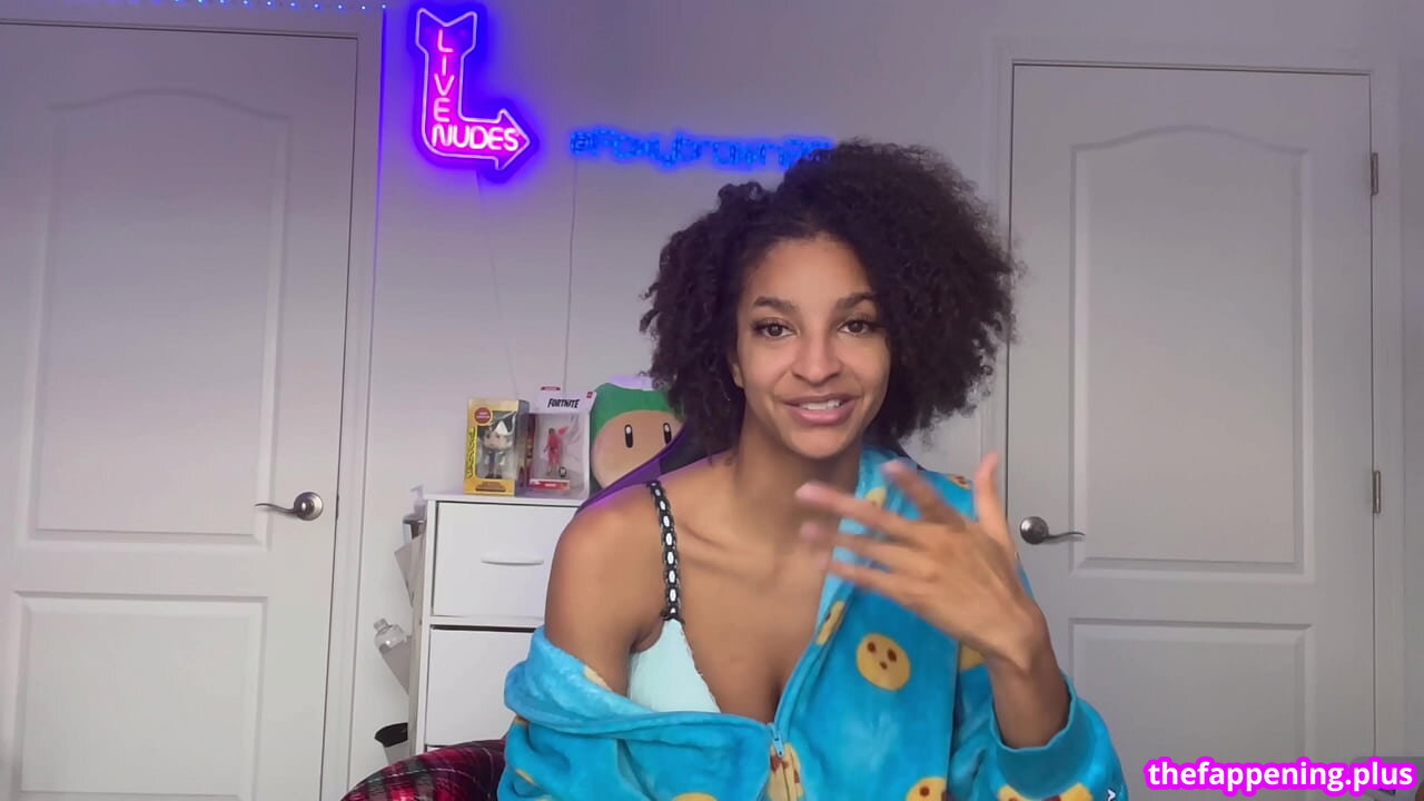 Foxybrown20