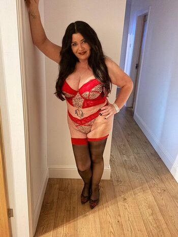 Gilf Mandy Hayes