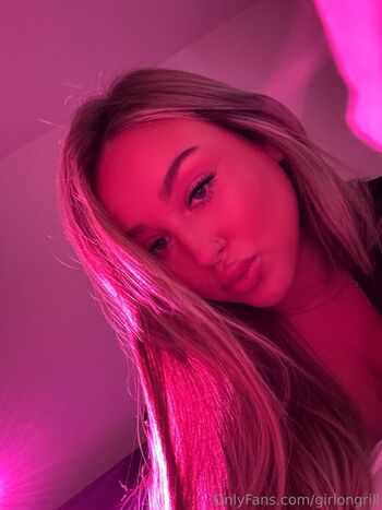 Girlongrill