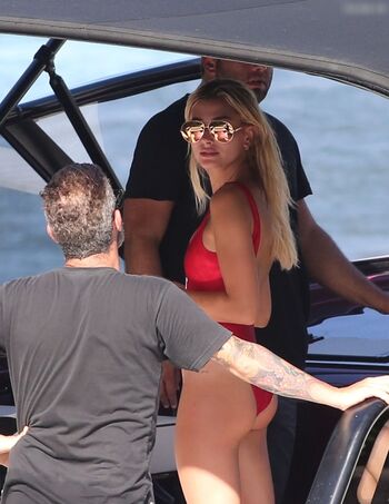 Hailey Bieber